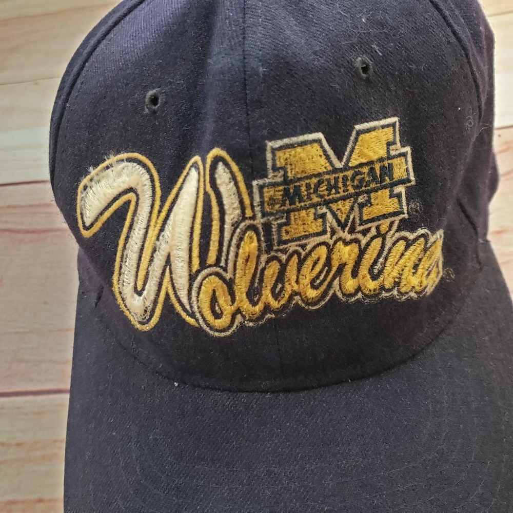 Vintage Michigan Wolverines Hat Cap Fitted Mens‎ 7-7 3/4 NCAA Starter 90s - Picture 2 of 11